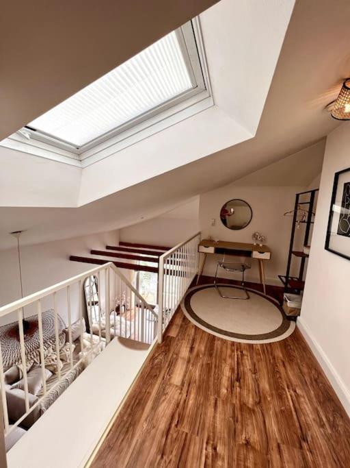Bali Home Stylische Wohnung Mit Terrasse Schoenefeld Ngoại thất bức ảnh