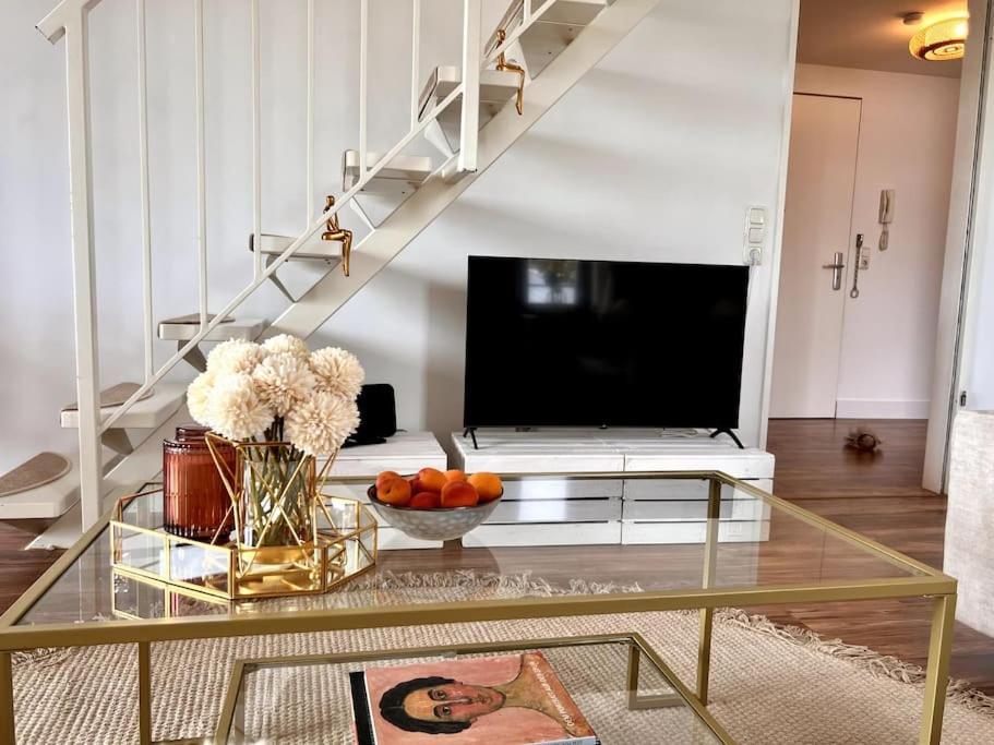 Bali Home Stylische Wohnung Mit Terrasse Schoenefeld Ngoại thất bức ảnh