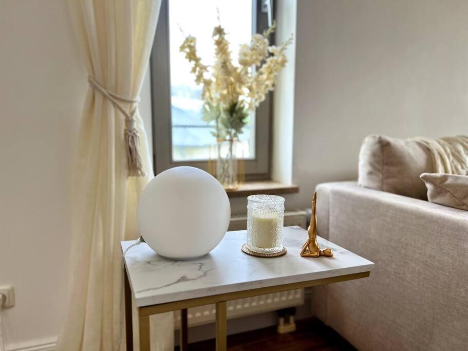 Bali Home Stylische Wohnung Mit Terrasse Schoenefeld Ngoại thất bức ảnh