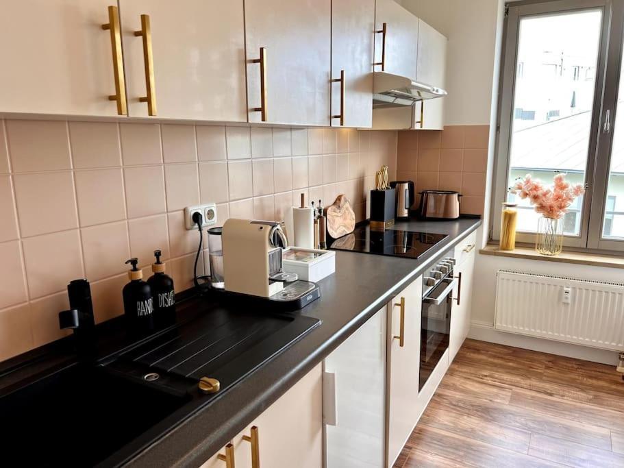 Bali Home Stylische Wohnung Mit Terrasse Schoenefeld Ngoại thất bức ảnh