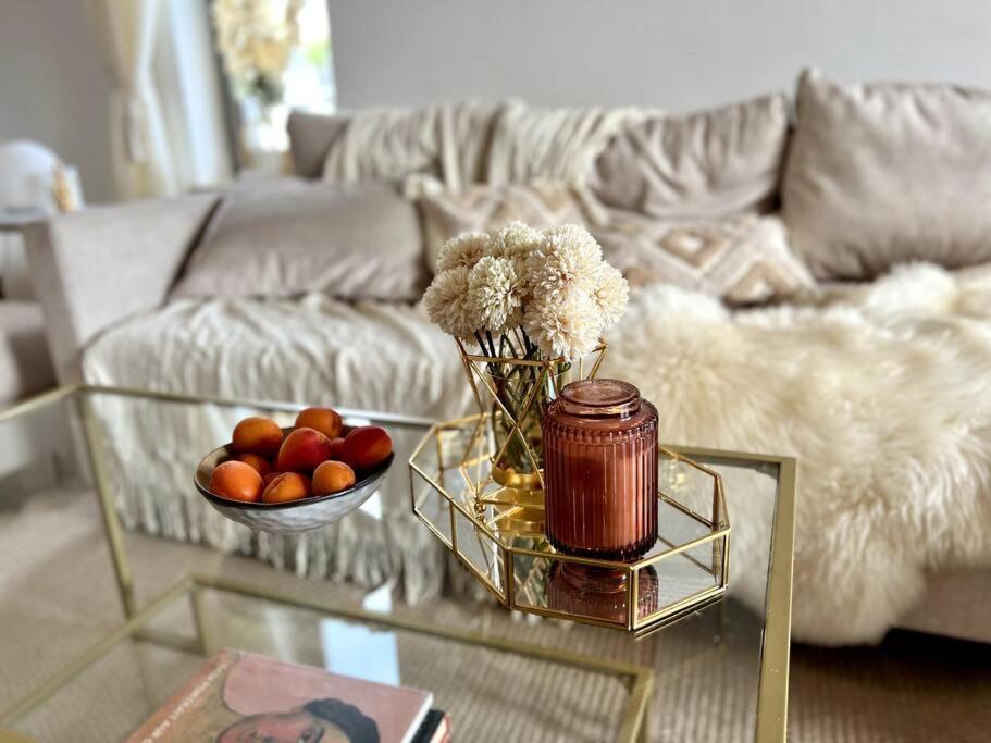 Bali Home Stylische Wohnung Mit Terrasse Schoenefeld Ngoại thất bức ảnh