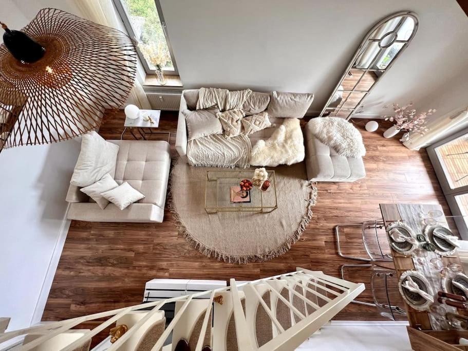 Bali Home Stylische Wohnung Mit Terrasse Schoenefeld Ngoại thất bức ảnh