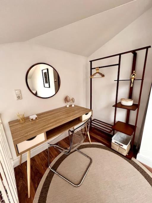 Bali Home Stylische Wohnung Mit Terrasse Schoenefeld Ngoại thất bức ảnh