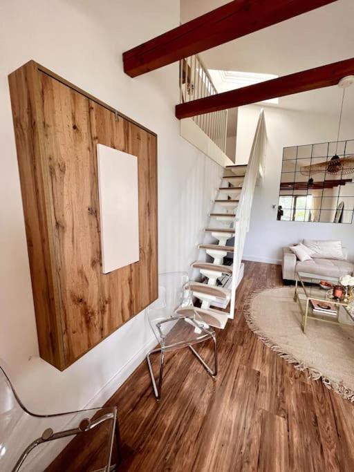 Bali Home Stylische Wohnung Mit Terrasse Schoenefeld Ngoại thất bức ảnh